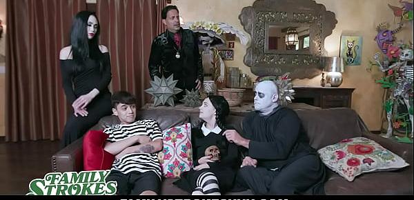  Audrey Noir,Kate Bloom- Addams Family XXX Parody